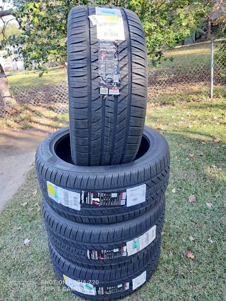 4 Brand New 305/40ZR22 Supermax Ultra High Performance All Season Tires 305 40 22 Inch 22"