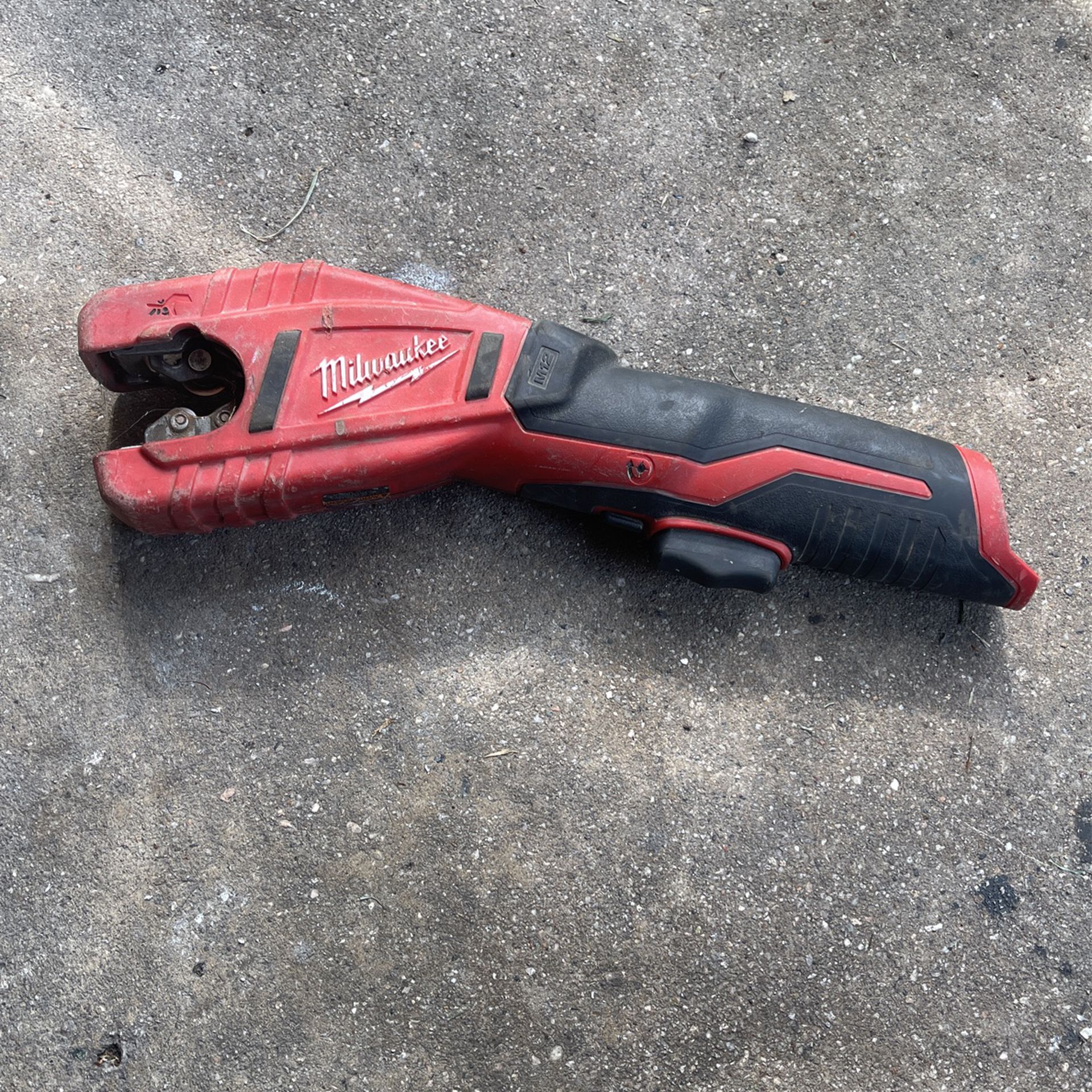 Milwaukee M12 Pipe Cutters 