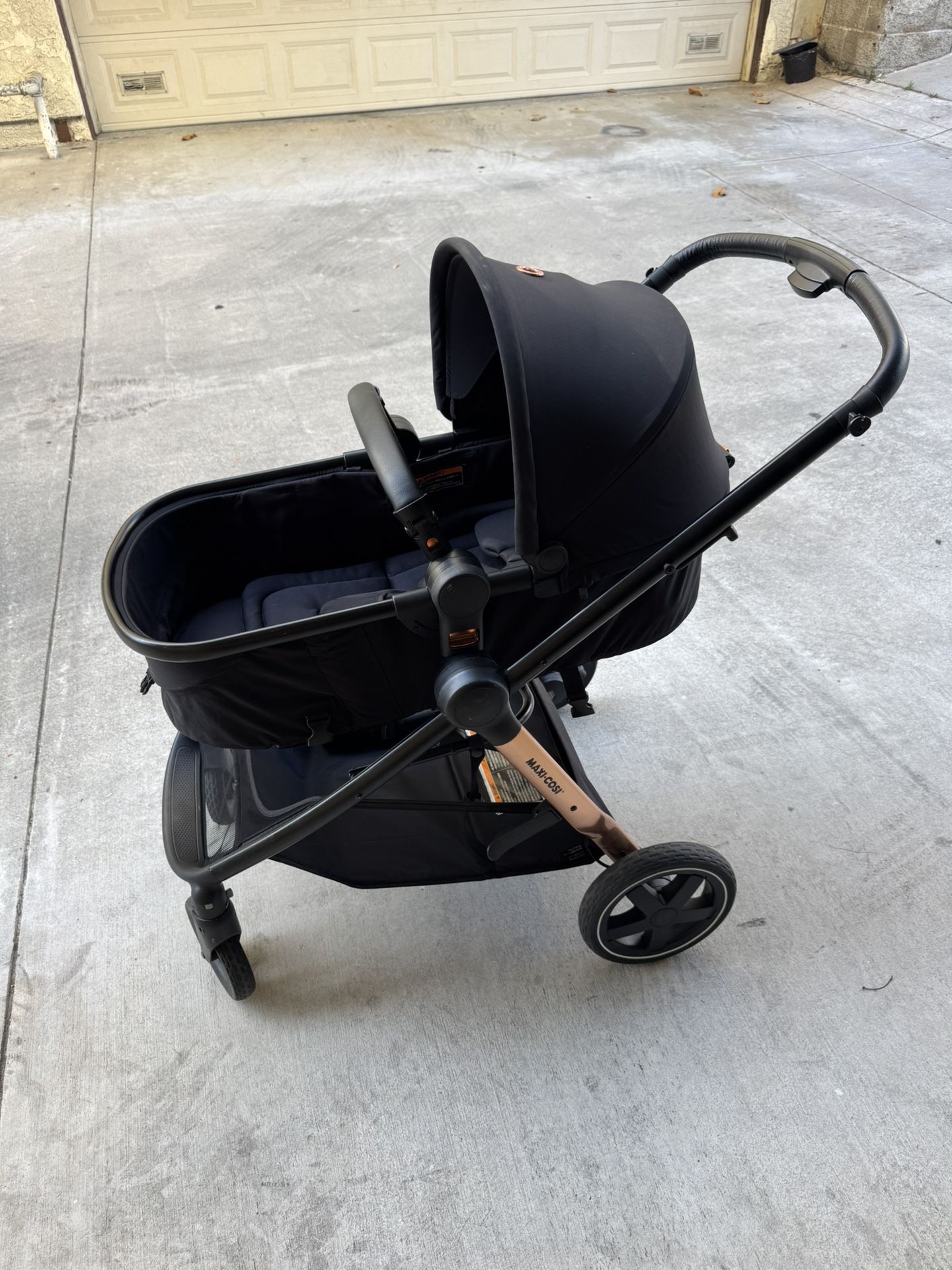 Maxi-Cosi Zelia™ Luxe 5-in-1 Modular Travel System in New Hope Black