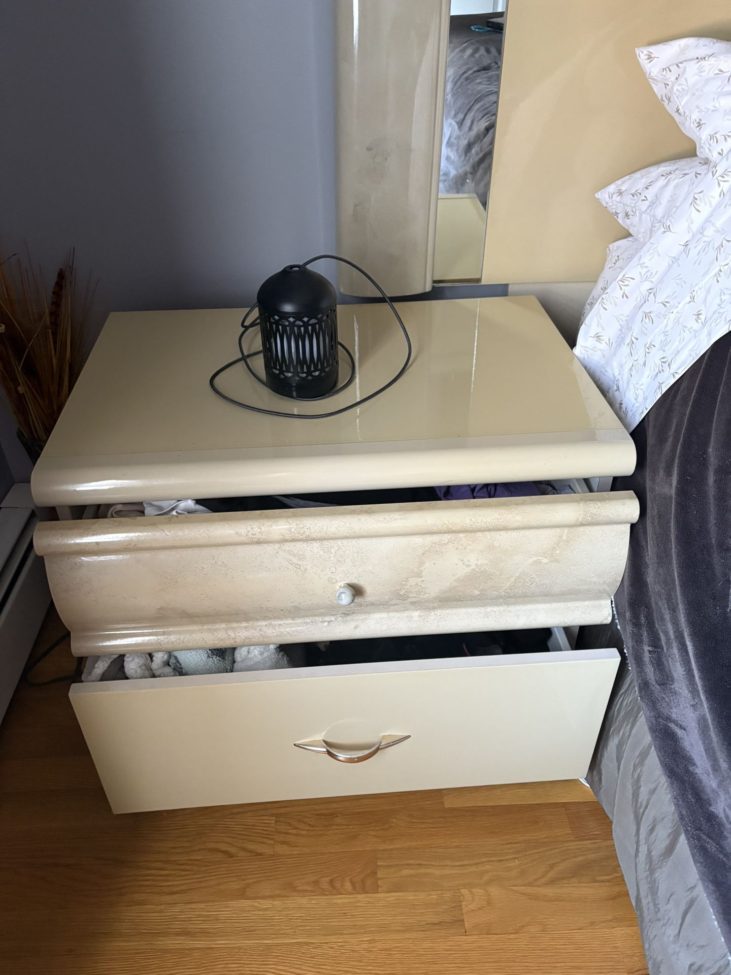 Bedroom set