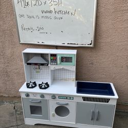 Play Kitchen 