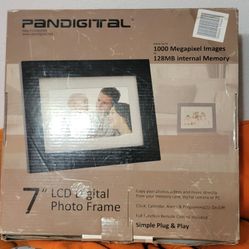 7' LCD DIGITAL PHOTO FRAME