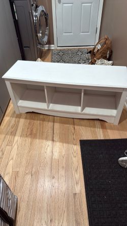 Free white bench