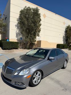 2011 Mercedes Benz E350 4D Sedan