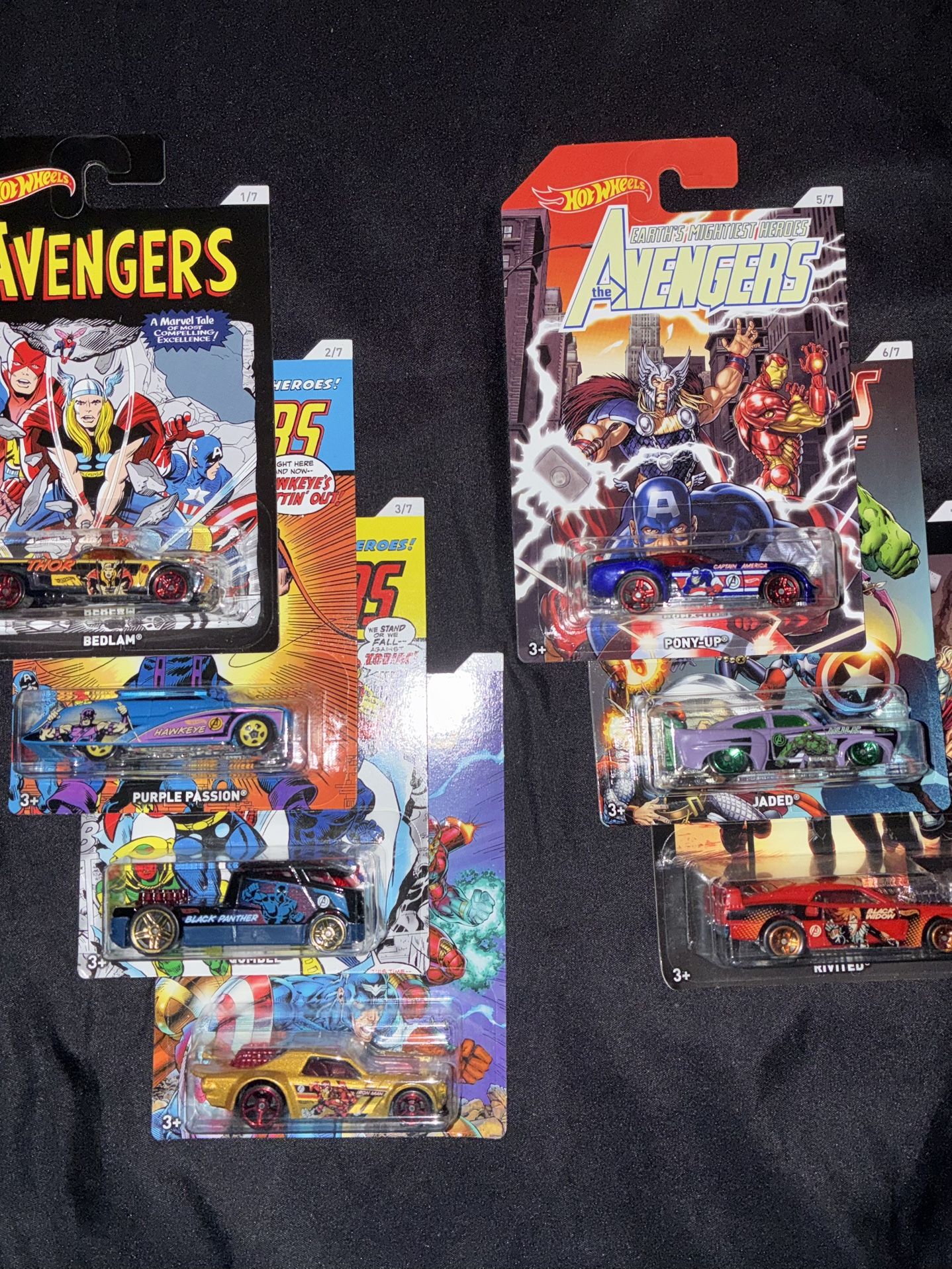 Complete Hotwheel Avengers Set With Chase Car