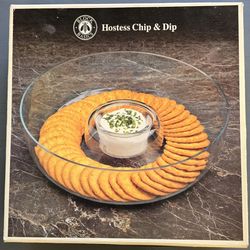 New Block Basics Hostess Chip & Dip set glass serving bowl built-in center compartment vintage