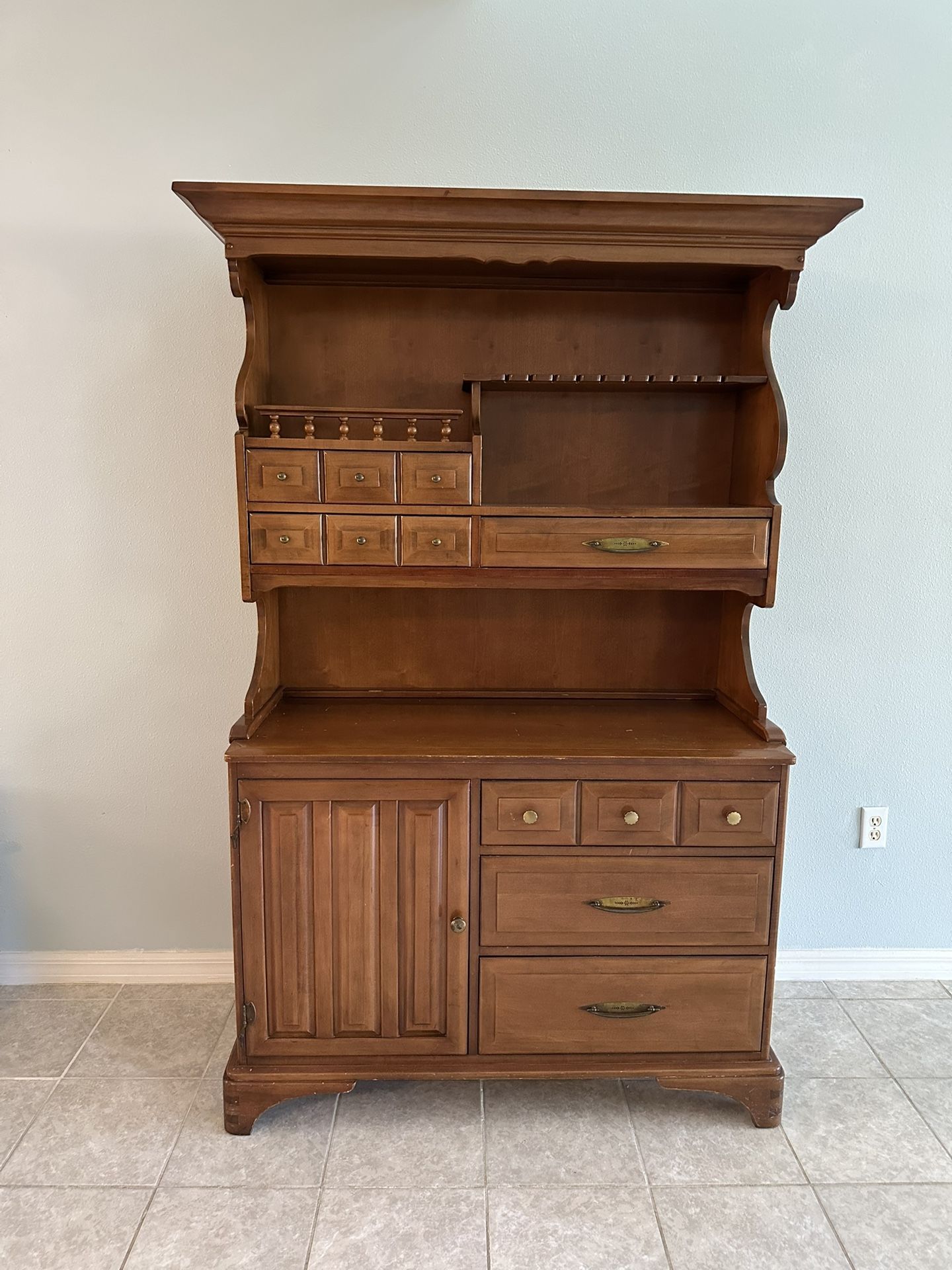 Vintage solid maple wooden hutch / buffet and hutch cabinet with apothecary drawers