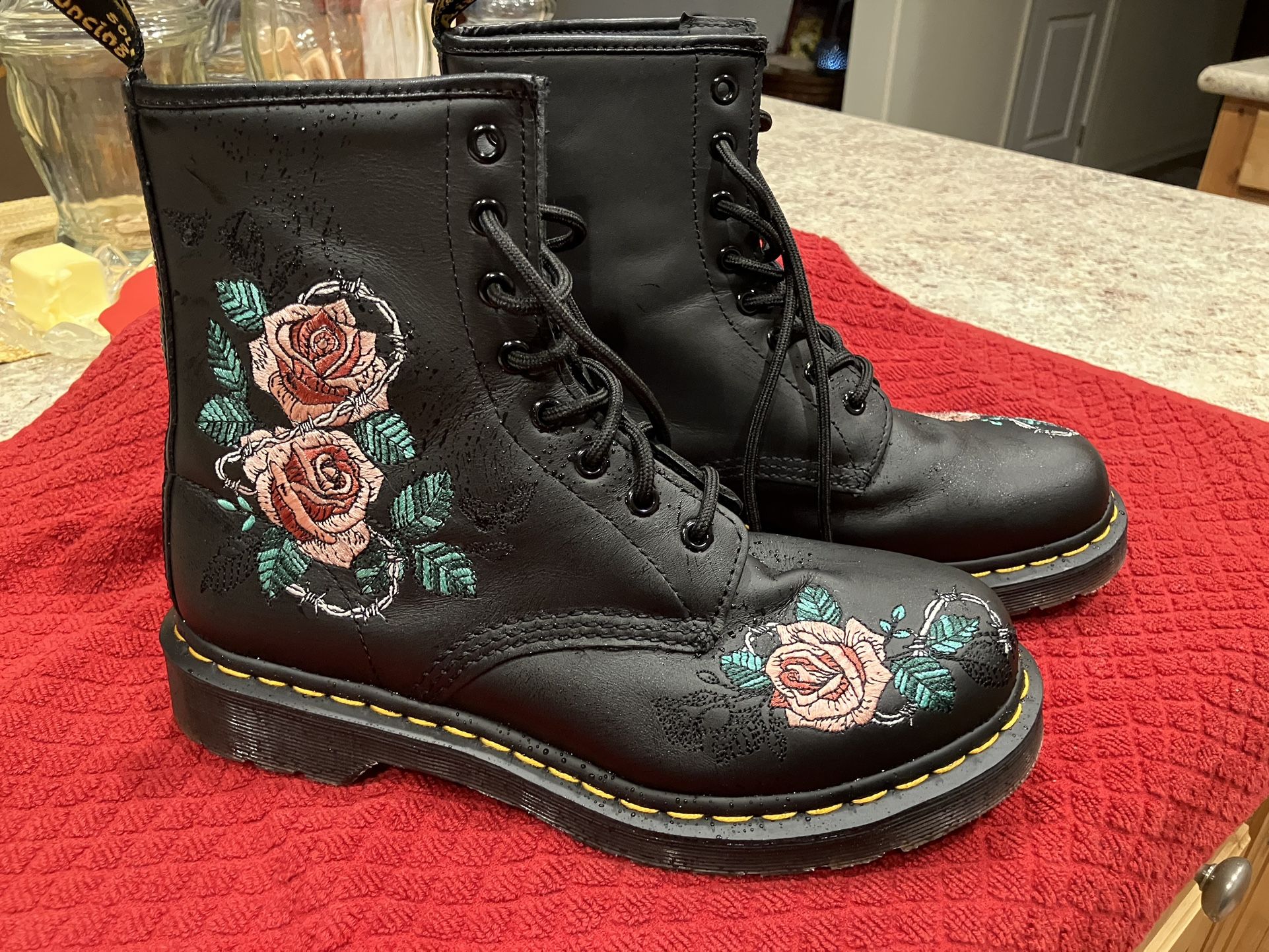 Dr martins Size 9 Never Worn