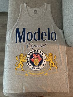 Modelo Tank Top