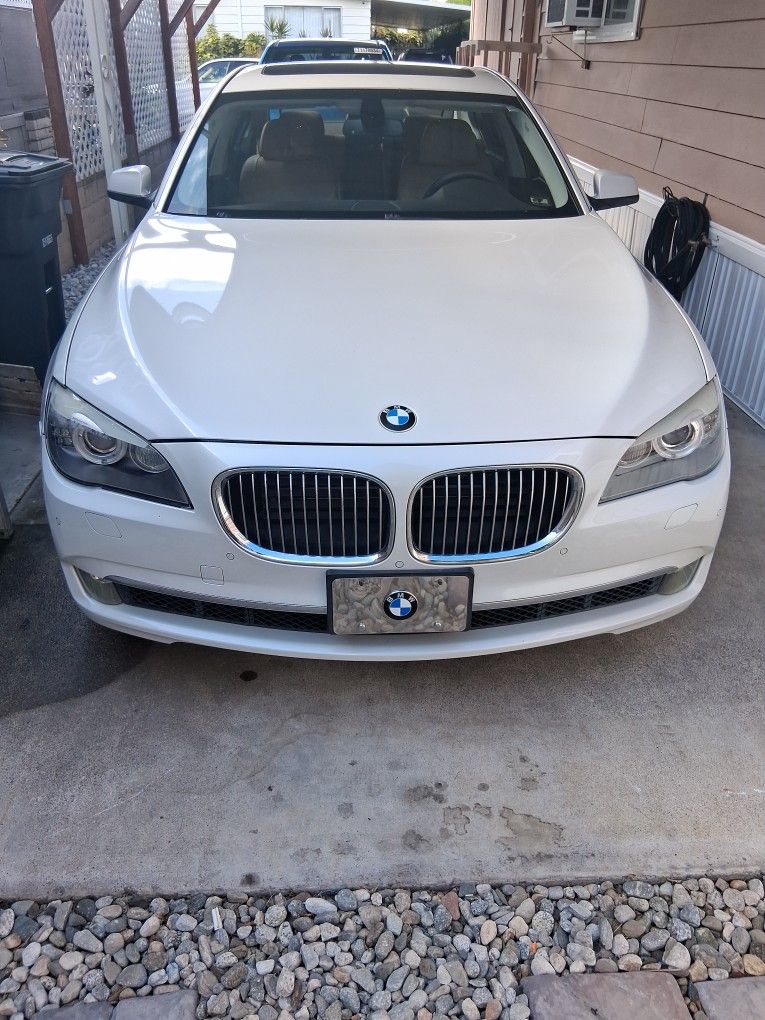 2011 BMW 750i