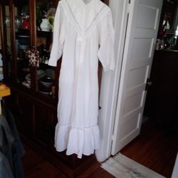 Vintage Night Gown Or Robe