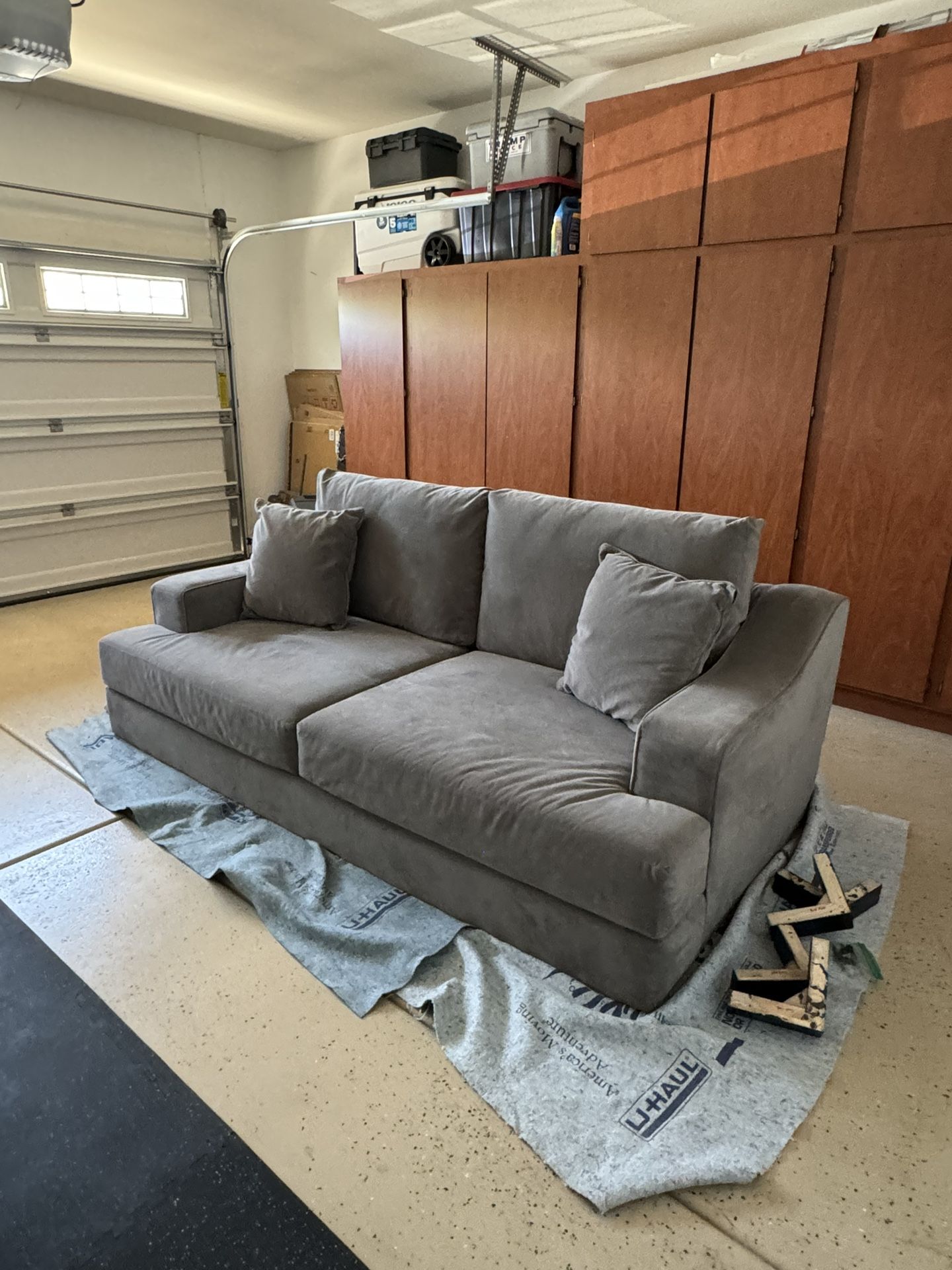 Livings Spaces Couch/Sofa