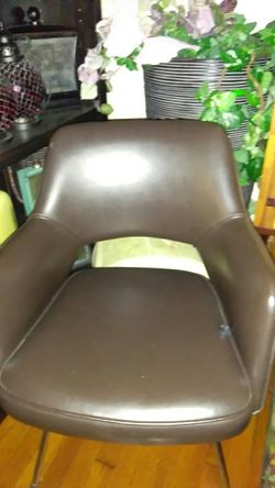 2 Retro Brown heavy vinyl with steel metal legs