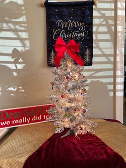 Vintage 1950’s Beautiful Table Top Iridescent Silver Tinsel 23”Pre-lit Christmas Tree 🎄