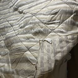 New Westpoint Steven’s Queen Comforter & Pillow