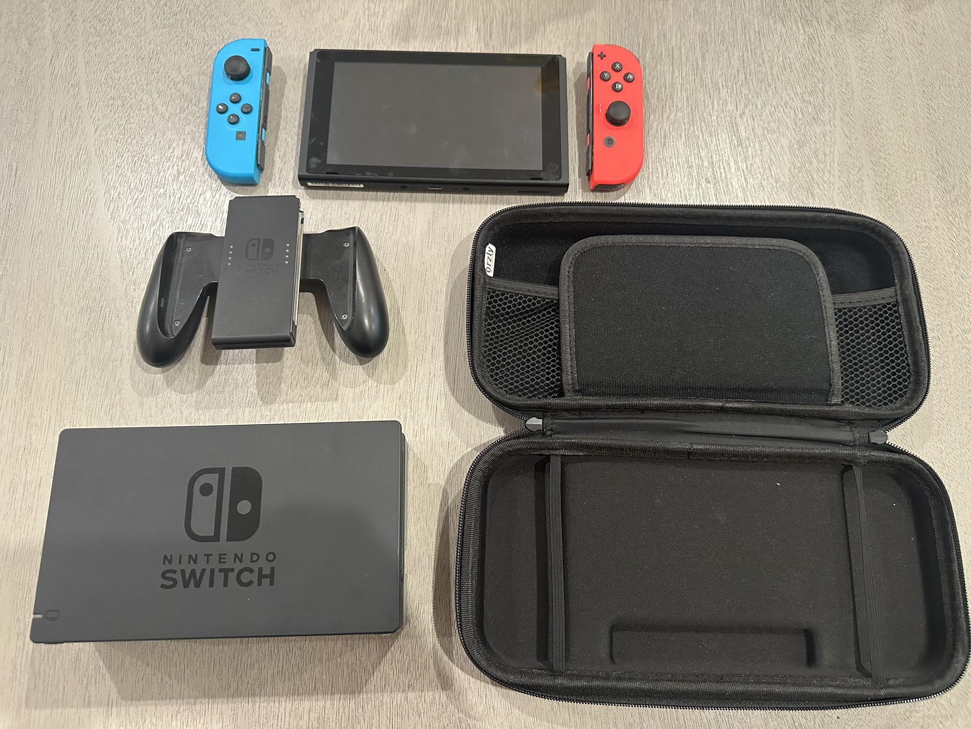 NINTENDO SWITCH (1st gen) - USED