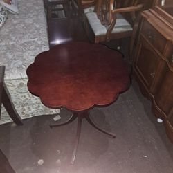 Pie Crust Side Table 