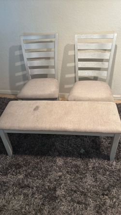 4 dining Chairs and bench Brockington by Ashley