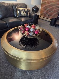 Round Cocktail Table