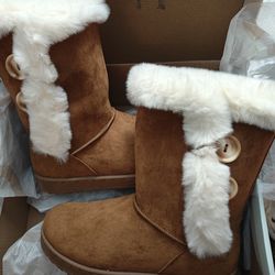 Women's Boots 🥾 Size 8, New, Color Chestnut