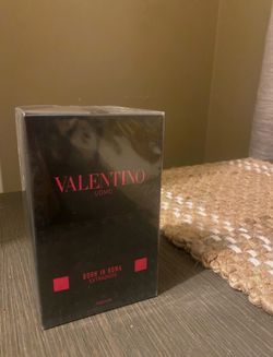 Valentino Born in Roma Cologne