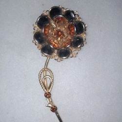 Beautiful Vintage Flower Pin