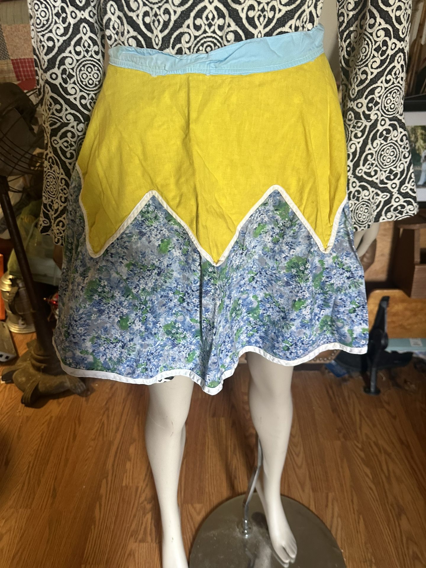 Beautiful vintage apron