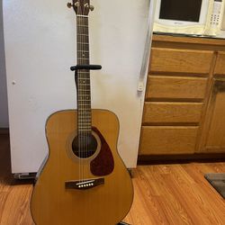 Yamaha F335 Acoustic Guitar With Nice Soft Case And Stand 