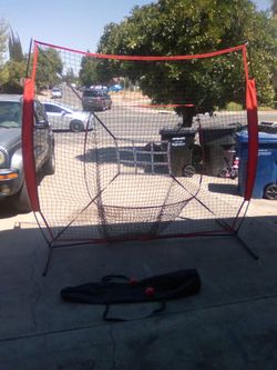 Batting cage/net W/two practice balls