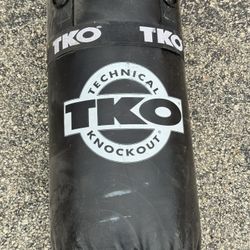 🥊 TKO Heavy Punching Bag – 30/40 lb