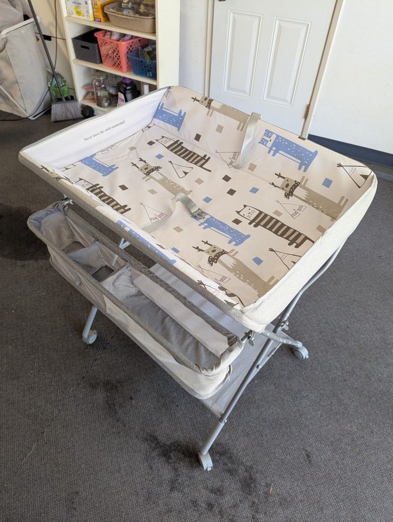 Maydolly Portable And Foldable Baby Changing Table 