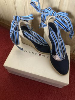 Tommy Hilfiger Shoes  Size 7 M