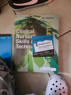 Clinical Nuraing Skills And Techniques  Paperback 
