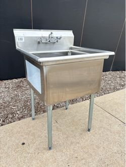 Commercial 1-Compartment Stainless Steel Utility Mop Sink With Faucet