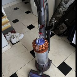 Dyson Vacuum 