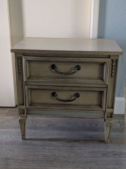 Vintage Dixie French Provincial Side Table