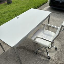 $50 Including Delivery: Office desk & Chair