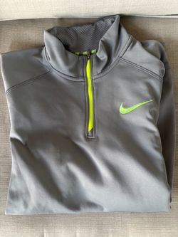 Men’s Nike Quarter-Zip Pullover Fleece Top