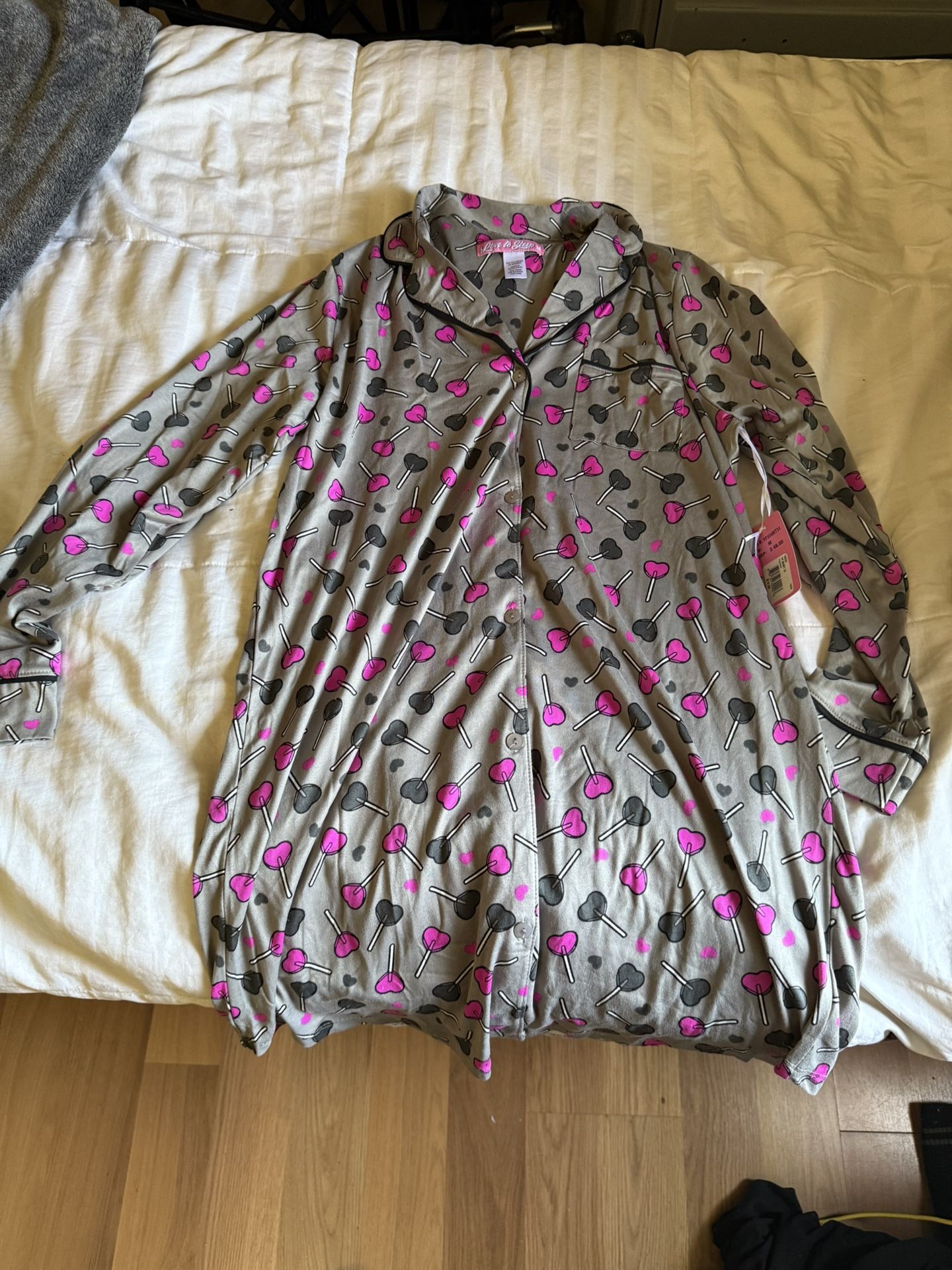 Woman’s Nightgown