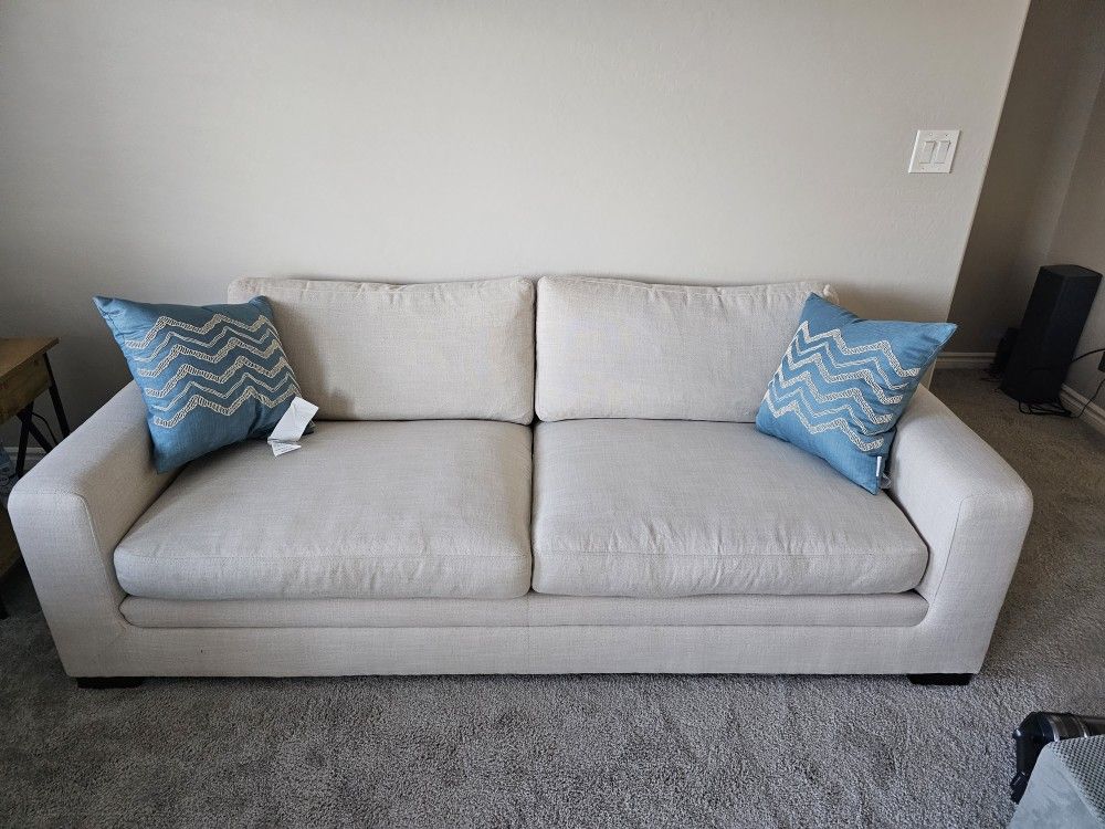 Living Spaces Mason Couch's