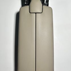 2010-2016 Mercedes-Benz E350 E550 Armrest/Center Console Lid (contact info removed)
