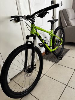 GT Mountain Bike Neon Green 27.5