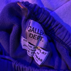 Gallery dept size medium