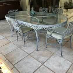 Cast Aluminum Glass Oval Table With 5 Chairs