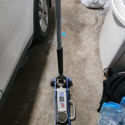 1.5 Ton Pittsburgh Brand Floor Jack