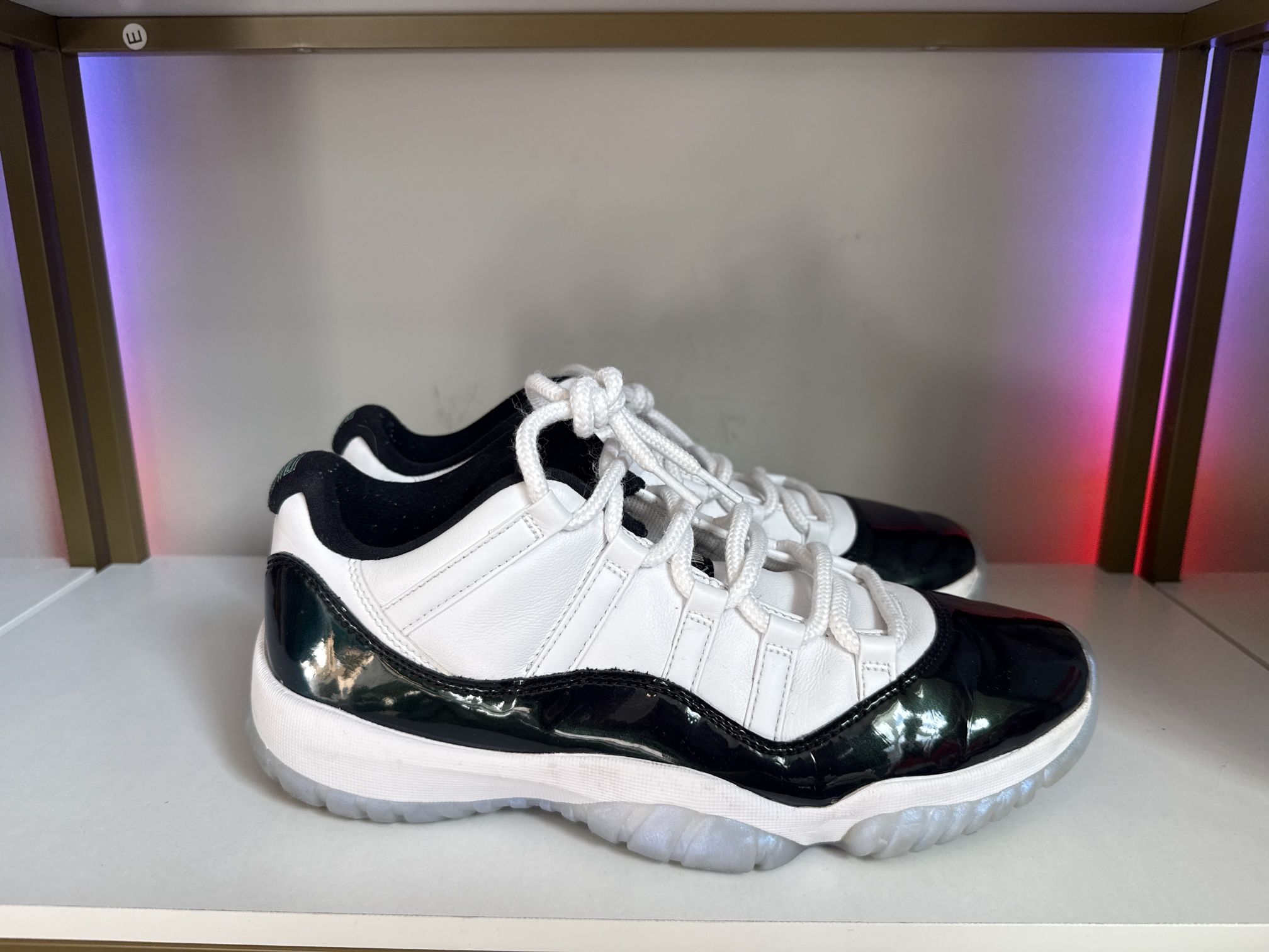 Jordan 11 Emerald/Iridescent Size 10