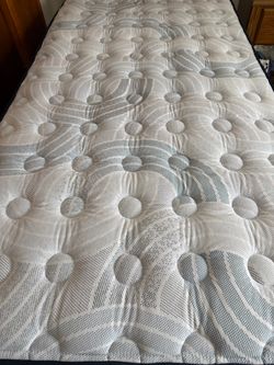 Sealy pillowtop twin mattress