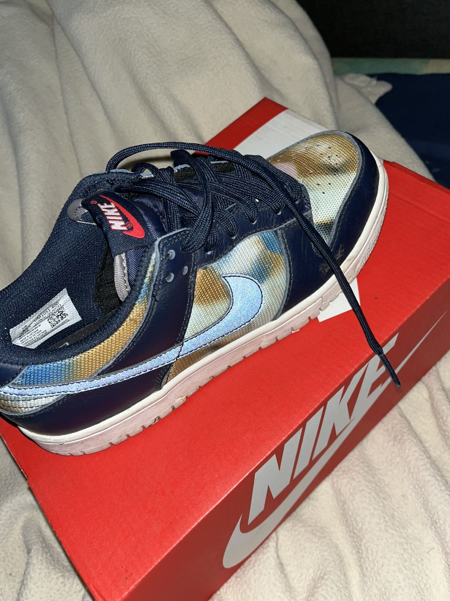 NIKE DUNK LOW SE (GS) OBSIDIAN/OBSIDIAN SUMMIT WHITE OBSIDIENNE/OBSIDIENNE