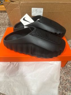 Nike Mind Triple Black