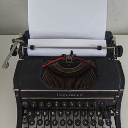 Vintage Underwood Universal Four Bank Portable Manual Typewriter w/ Original Box